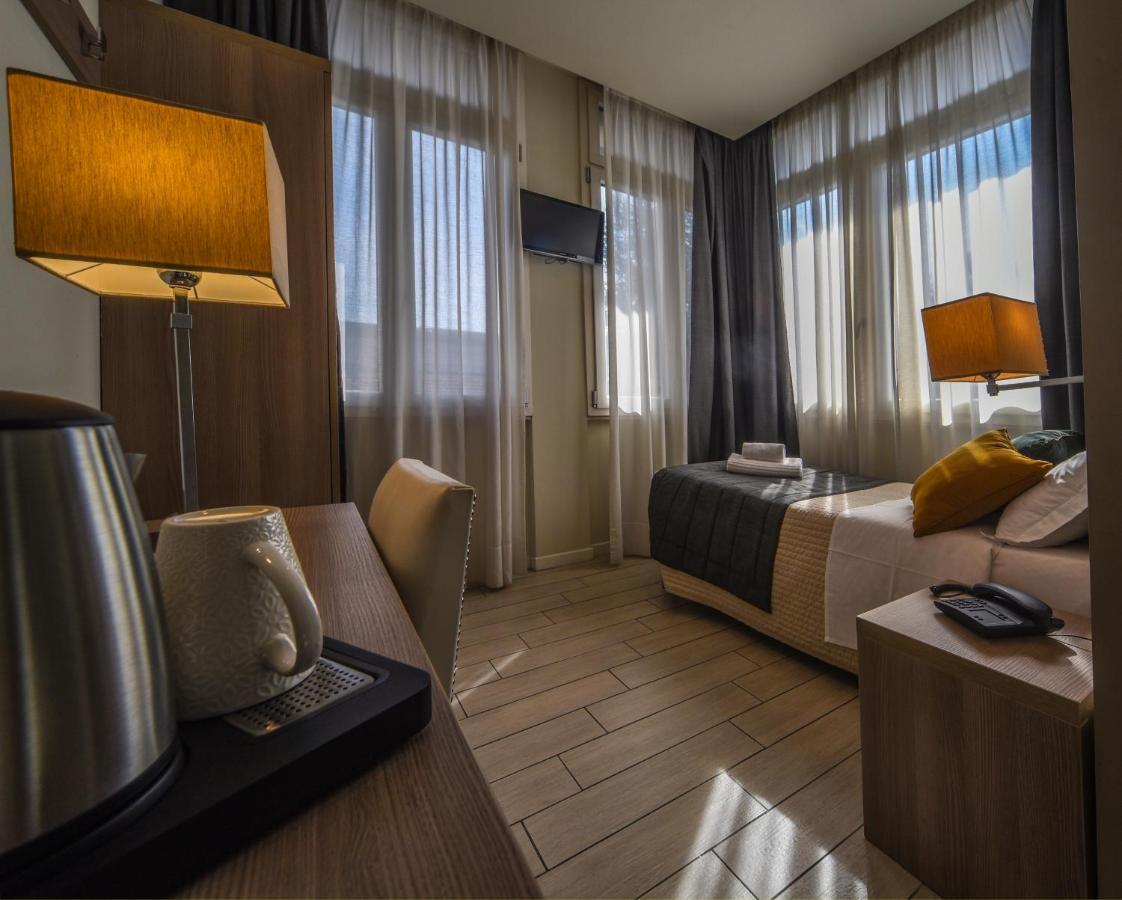 Zara Hotel